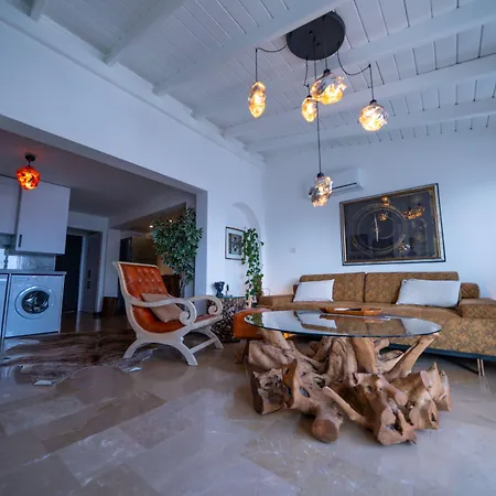 Ilya 2 Aparthotel 3*