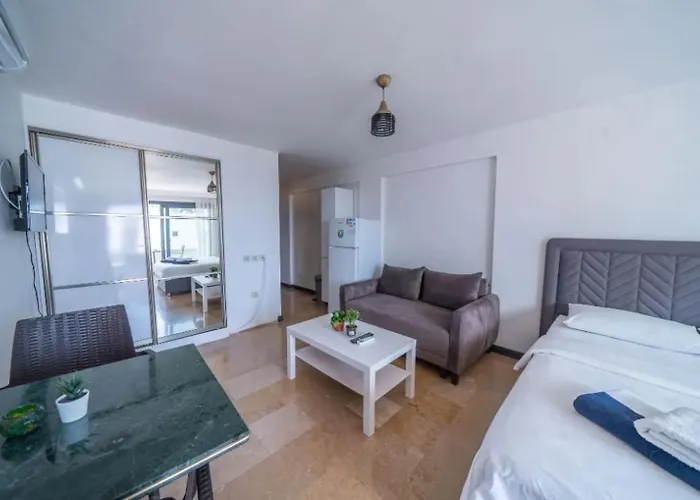 Ilya 2 Apartmanhotel 3*