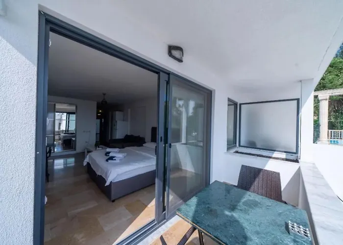 Apartmanhotel Ilya 2 3*